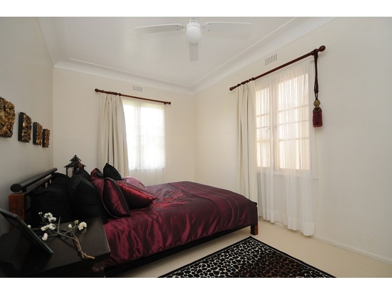 5 Hursley Road, Newtown QLD 4350