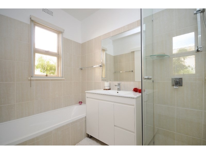 5 Hursley Road, Newtown QLD 4350