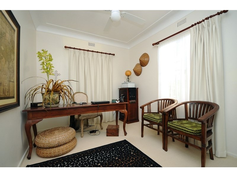 5 Hursley Road, Newtown QLD 4350