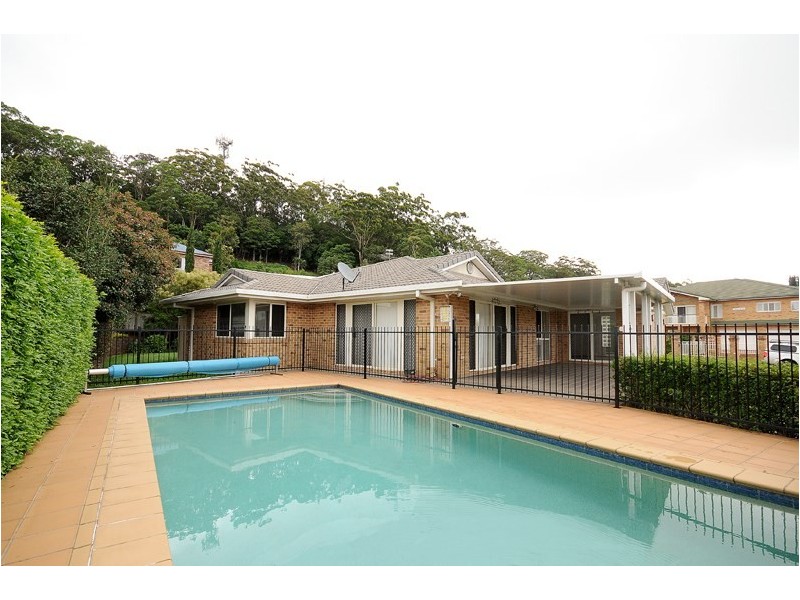8 Grasmere Court, Mount Lofty QLD 4350