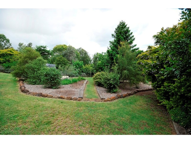 15 Palmer Drive, Highfields QLD 4352