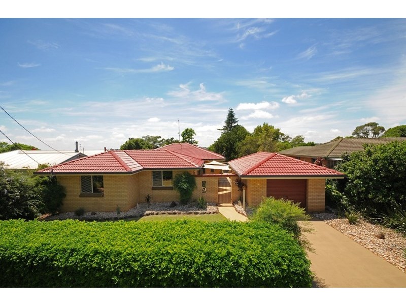 282 West Street, Kearneys Spring QLD 4350
