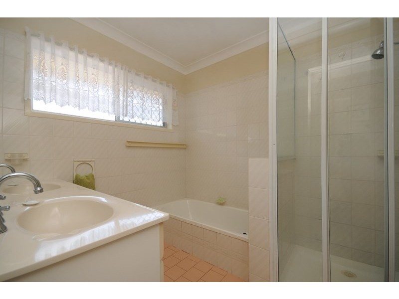 282 West Street, Kearneys Spring QLD 4350