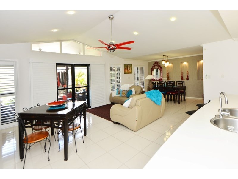 32 Saba Court, Middle Ridge QLD 4350