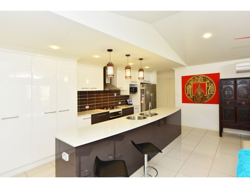 32 Saba Court, Middle Ridge QLD 4350