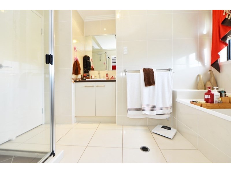 32 Saba Court, Middle Ridge QLD 4350