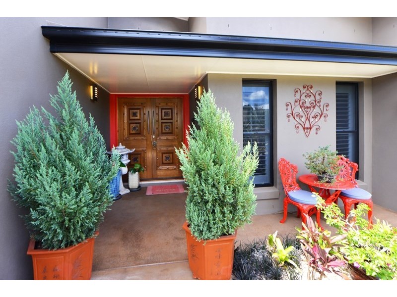 32 Saba Court, Middle Ridge QLD 4350