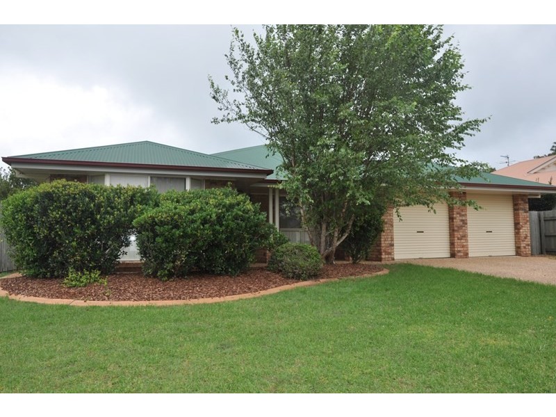 2 Deller Court, Middle Ridge QLD 4350