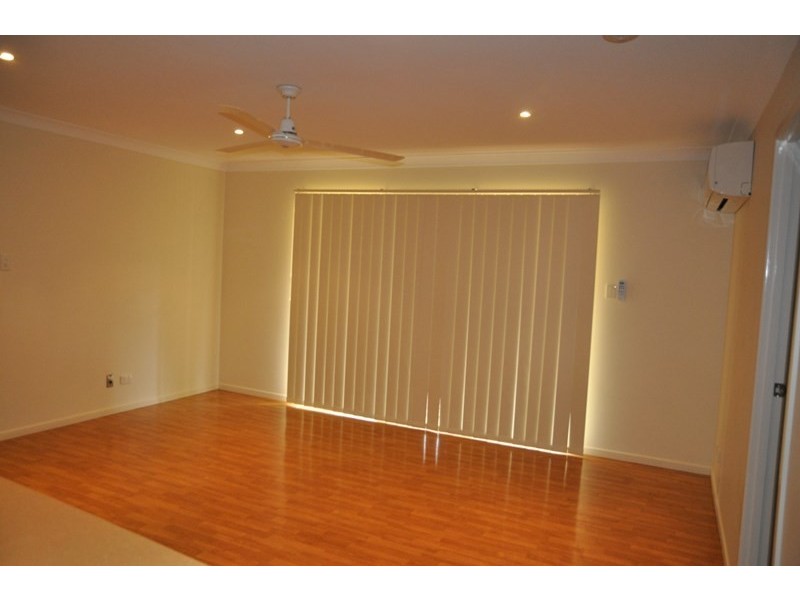 2 Deller Court, Middle Ridge QLD 4350