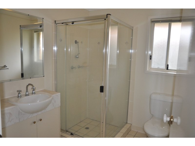 2 Deller Court, Middle Ridge QLD 4350