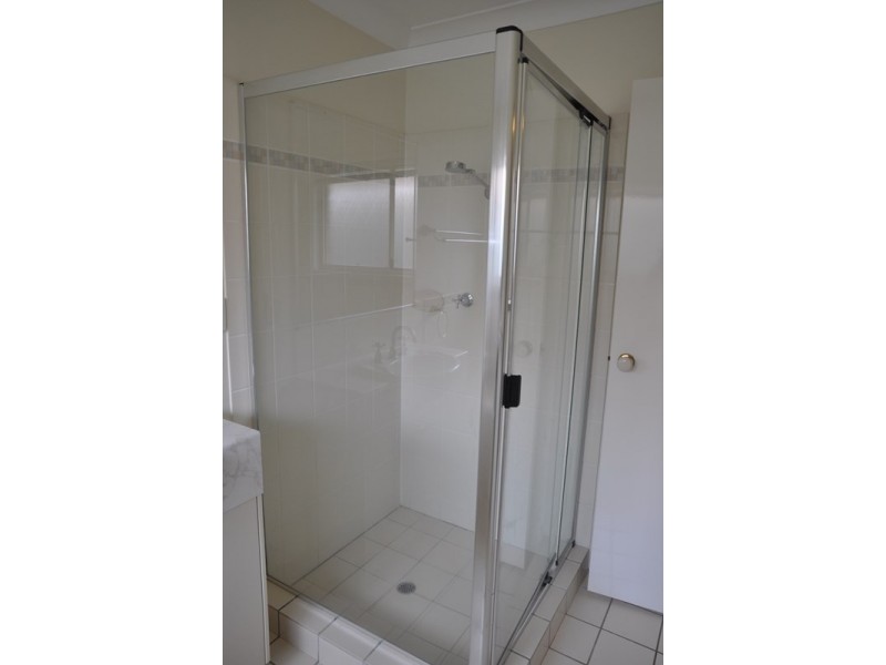 2 Deller Court, Middle Ridge QLD 4350