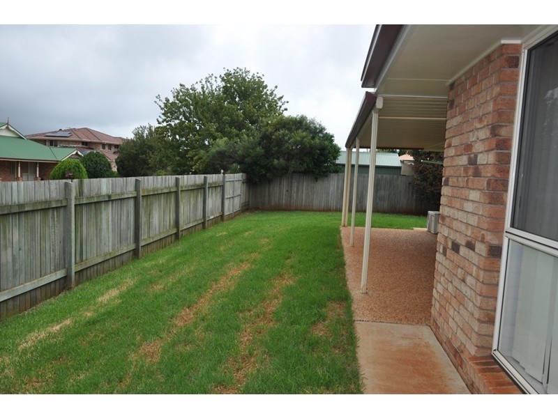 2 Deller Court, Middle Ridge QLD 4350