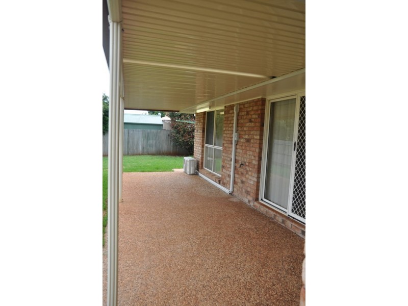 2 Deller Court, Middle Ridge QLD 4350
