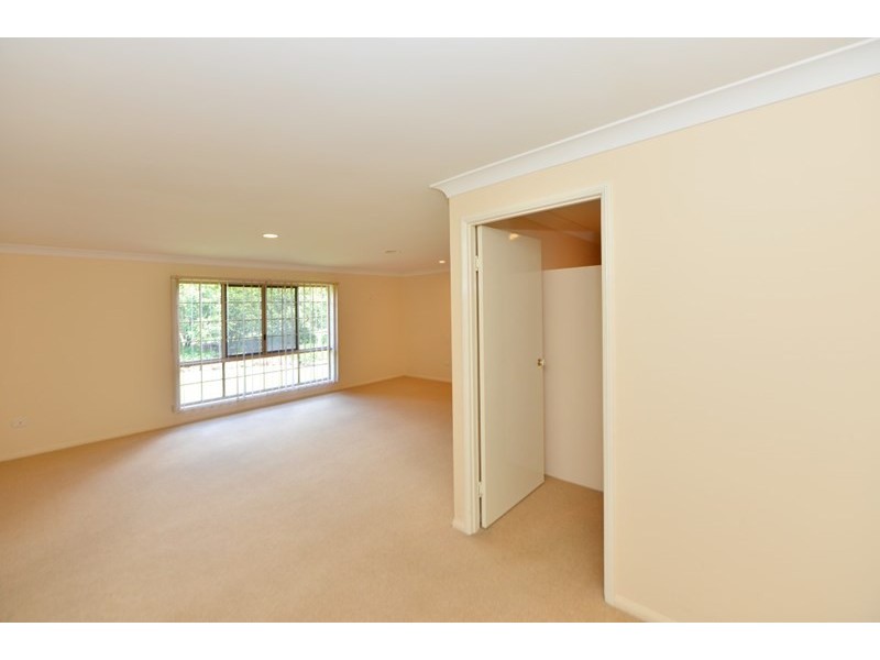 11 Windorah Close, Glenvale QLD 4350