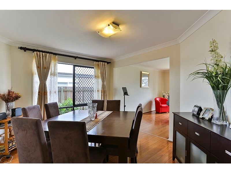 8 Saba Court, Middle Ridge QLD 4350