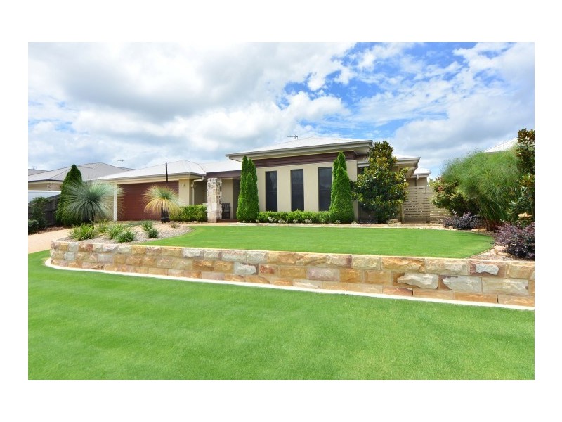 6 Beardsworth Court, Middle Ridge QLD 4350