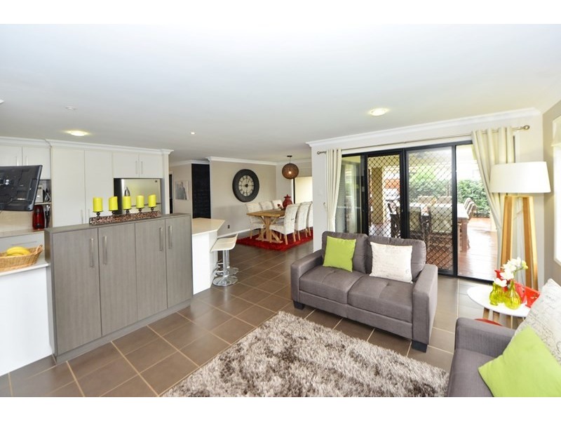 6 Beardsworth Court, Middle Ridge QLD 4350