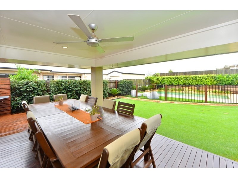 6 Beardsworth Court, Middle Ridge QLD 4350