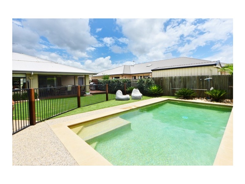 6 Beardsworth Court, Middle Ridge QLD 4350