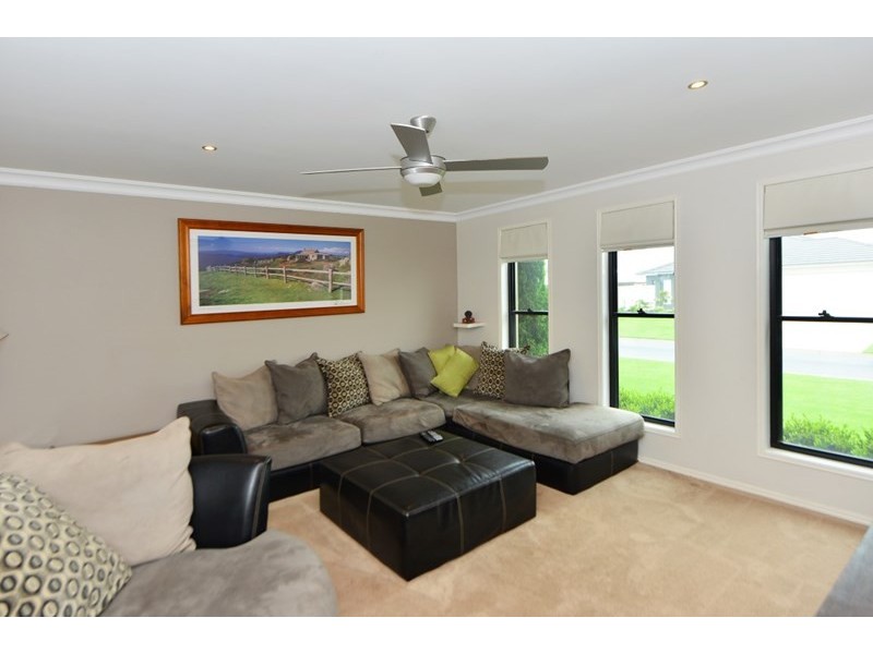 6 Beardsworth Court, Middle Ridge QLD 4350