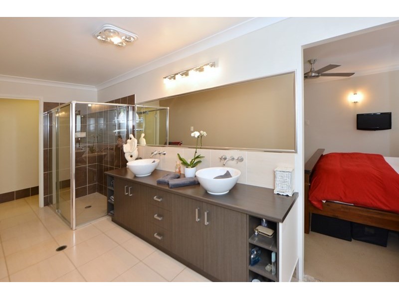 6 Beardsworth Court, Middle Ridge QLD 4350
