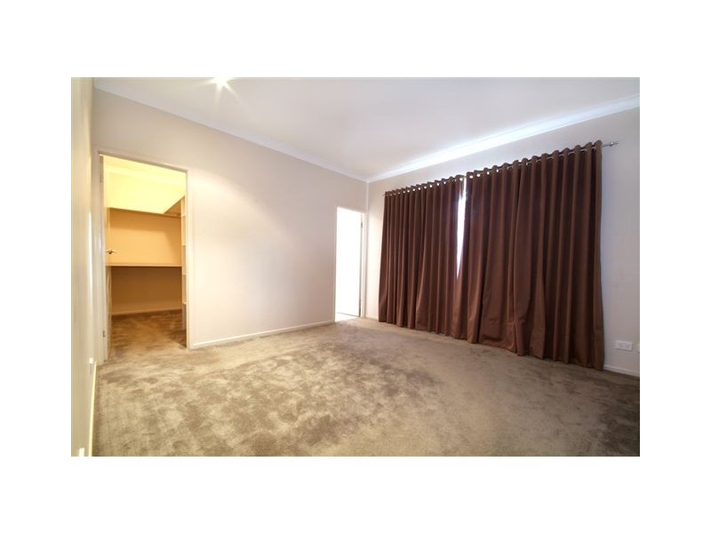34 Fadden Crescent, Middle Ridge QLD 4350