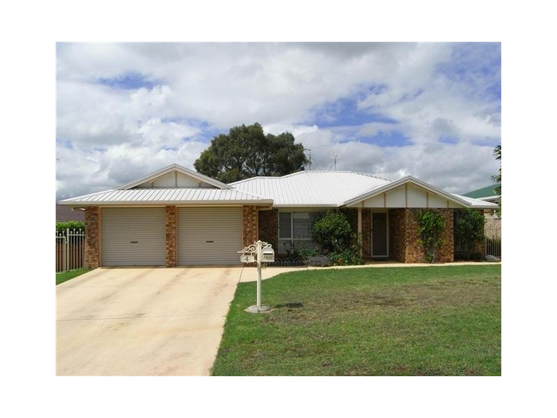 4 Heather Street, Kearneys Spring QLD 4350