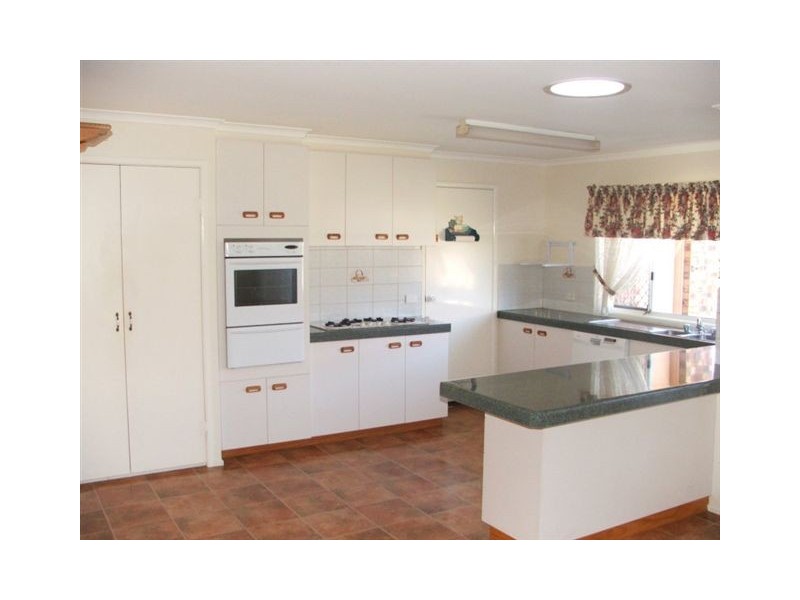 4 Heather Street, Kearneys Spring QLD 4350