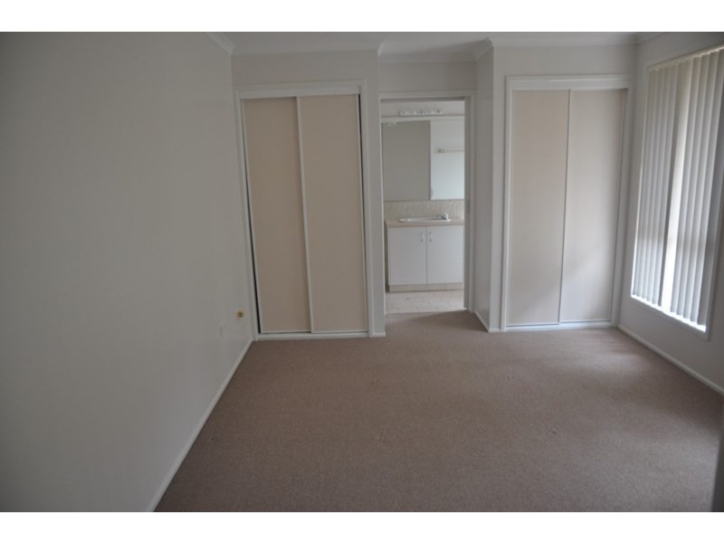 16 Carmen Street, Kearneys Spring QLD 4350