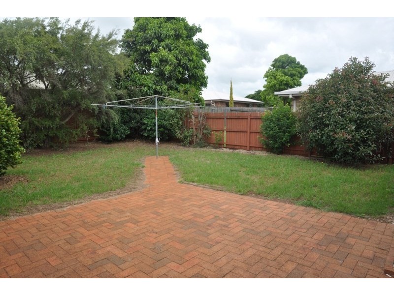 16 Carmen Street, Kearneys Spring QLD 4350
