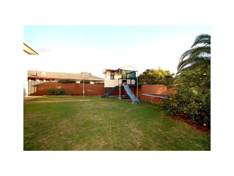 3 Chilla Street, Harristown QLD 4350