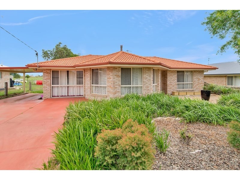 10 Sinclair Street, Wyreema QLD 4352