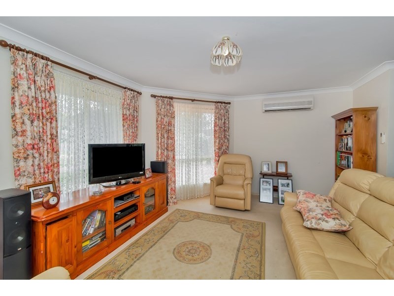 10 Sinclair Street, Wyreema QLD 4352