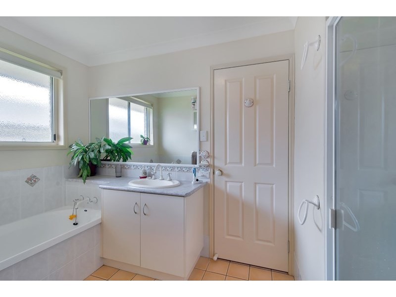 10 Sinclair Street, Wyreema QLD 4352