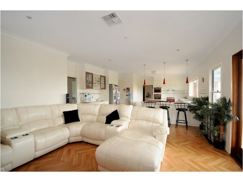 12 Emmanulla Drive, Kingsthorpe QLD 4400