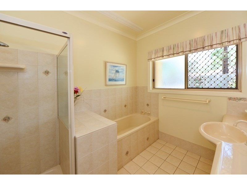 25 Gordon Crescent, Withcott QLD 4352