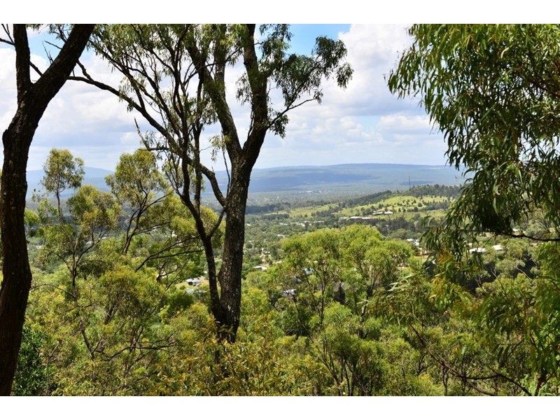 25 Gordon Crescent, Withcott QLD 4352