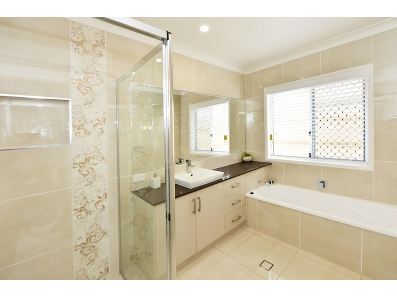 24 Tarlington Street, Middle Ridge QLD 4350