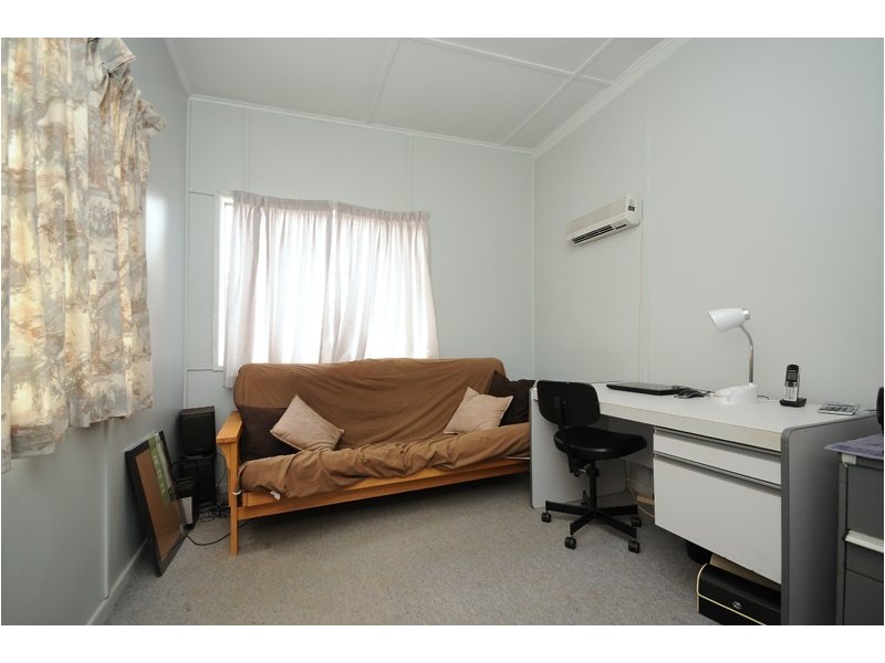 242 Bridge Street, Newtown QLD 4350