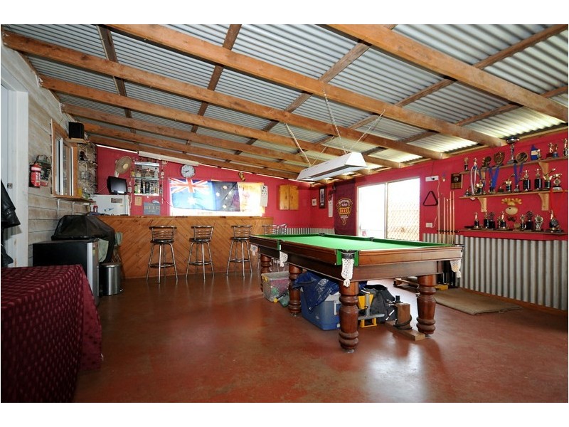 242 Bridge Street, Newtown QLD 4350