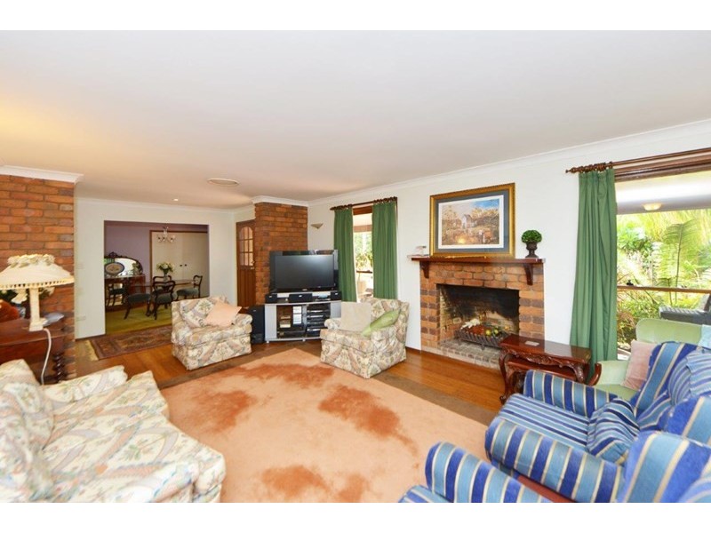 228 Rowbotham Street, Middle Ridge QLD 4350