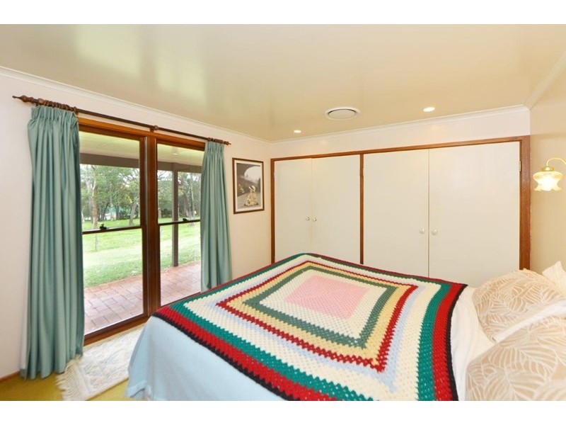 228 Rowbotham Street, Middle Ridge QLD 4350