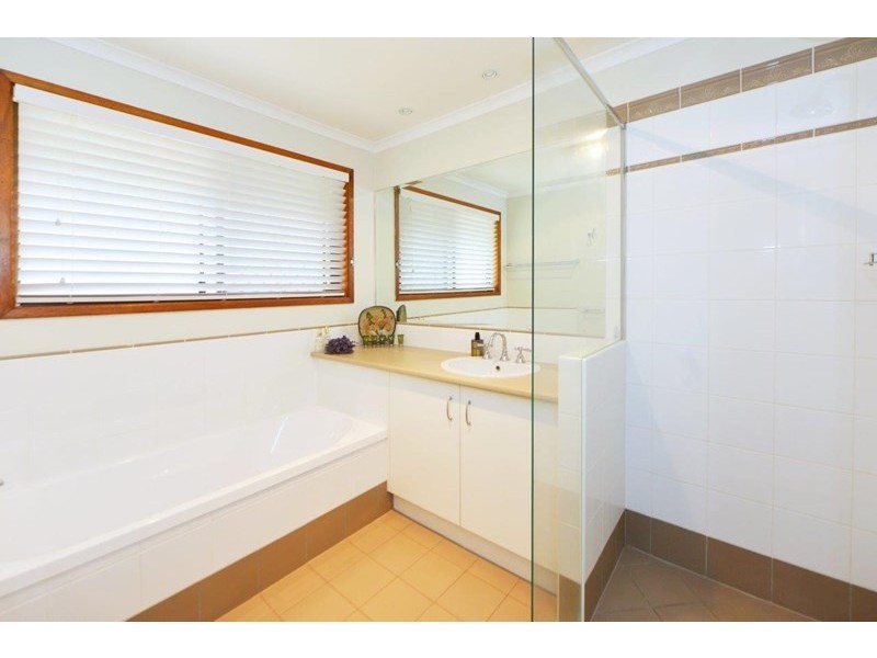 228 Rowbotham Street, Middle Ridge QLD 4350