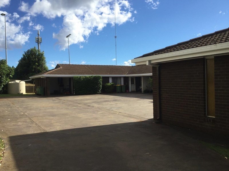 327 Hume Street, South Toowoomba QLD 4350
