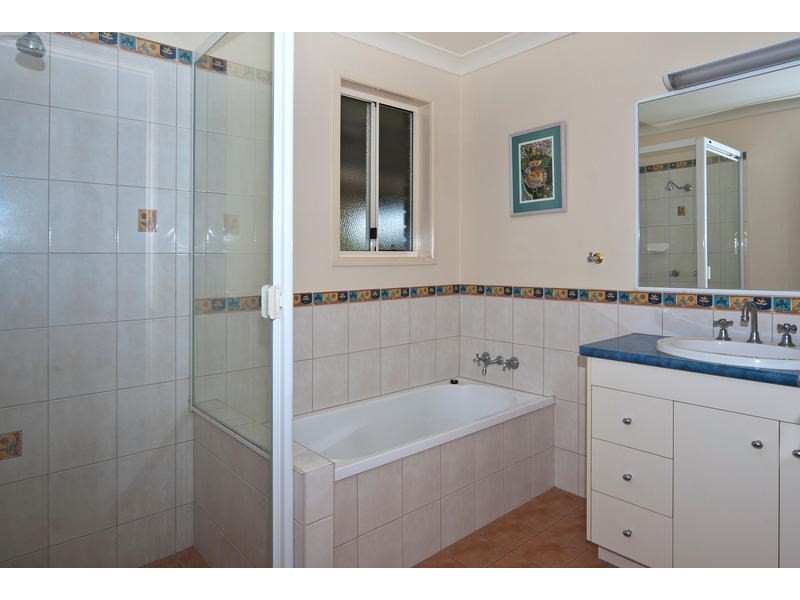 40 Gainsborough Drive, Glenvale QLD 4350