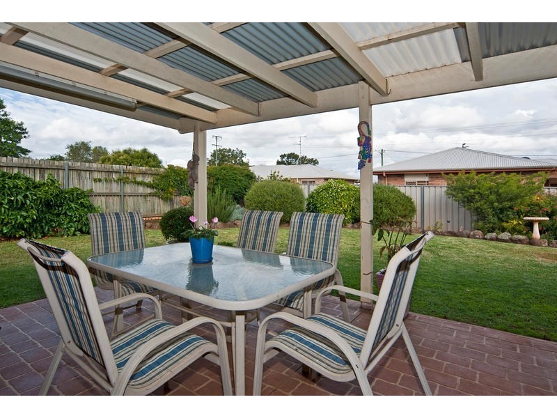 40 Gainsborough Drive, Glenvale QLD 4350