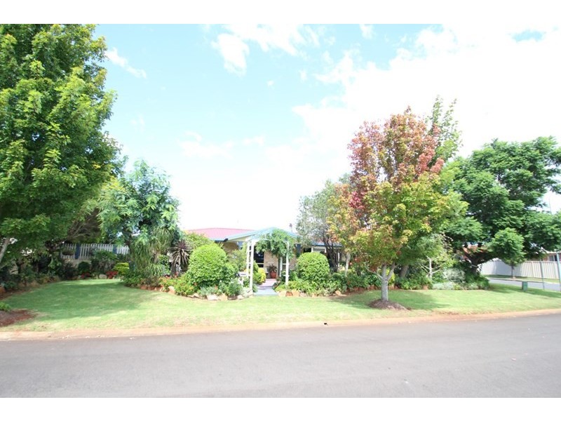 31 Biscay Crescent, Glenvale QLD 4350