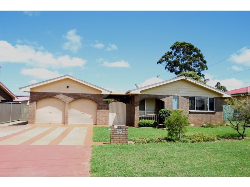 15 Bischof Street, Wilsonton QLD 4350