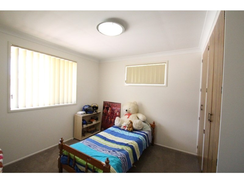 15 Bischof Street, Wilsonton QLD 4350