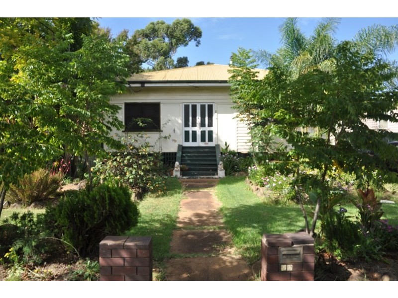 220 Bridge Street, Newtown QLD 4350